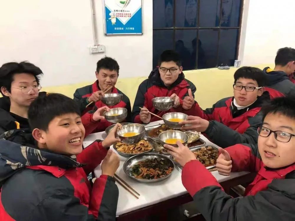 河南电视台联合李锋教育挽救的网瘾少年之逆袭_www.hnlfjy.com.cn