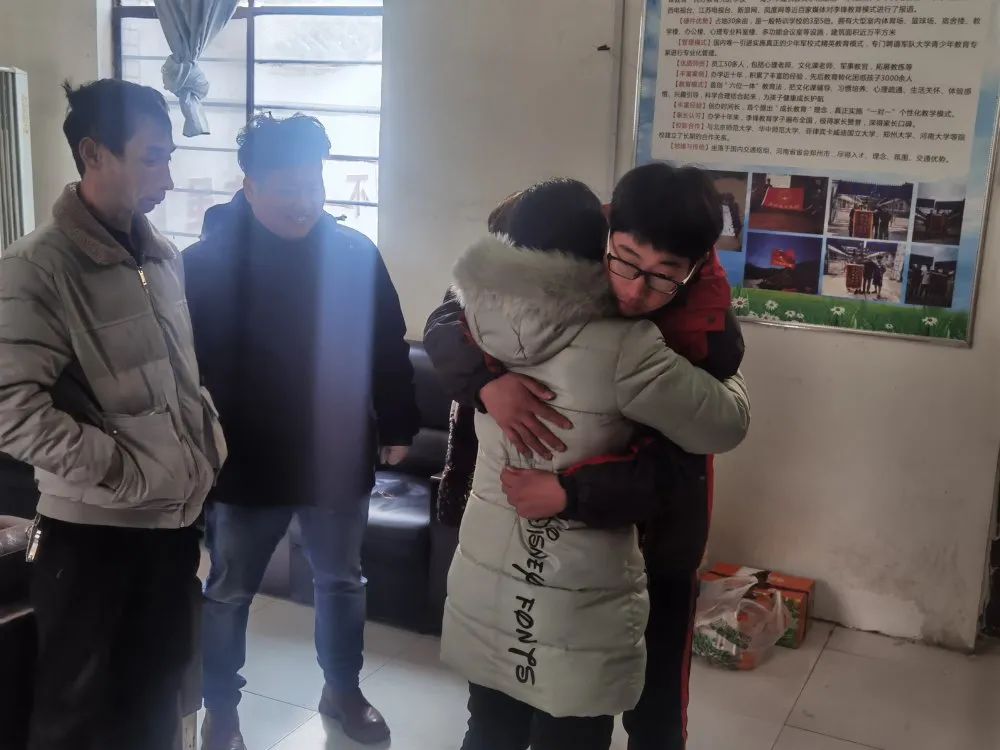 河南电视台联合李锋教育挽救的网瘾少年之逆袭_www.hnlfjy.com.cn