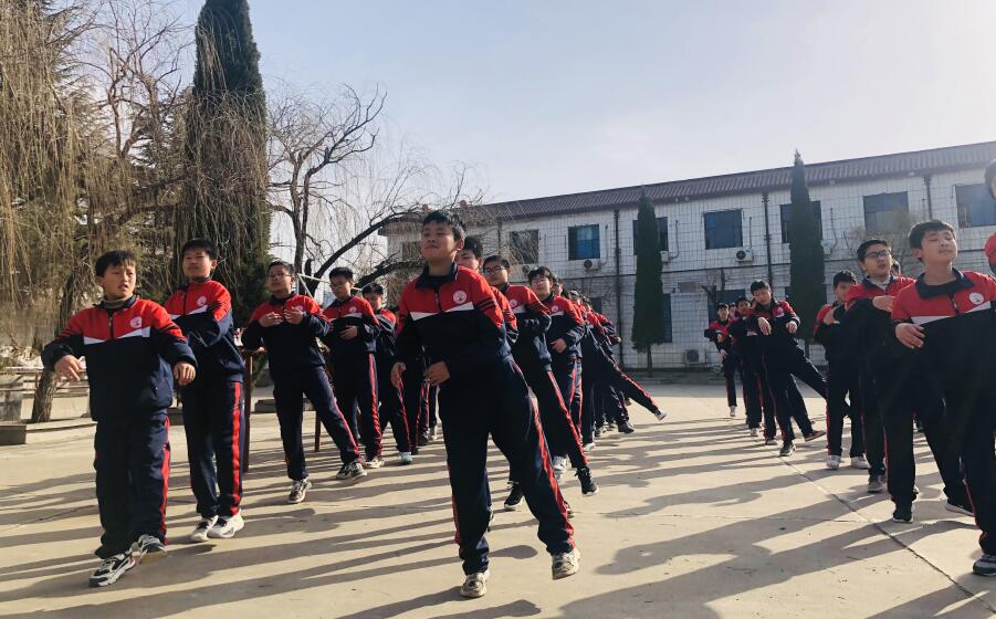 你越逼，孩子越不学！反而还会越叛逆，父母该怎么办！_www.hnlfjy.com.cn