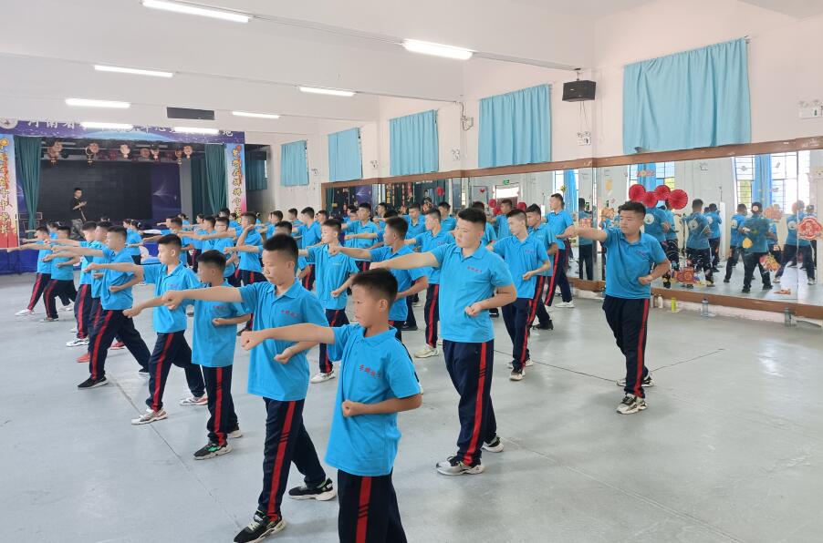  面对挫折和失败 孩子总是输不起 父母该如何教孩子坦然面对！_www.hnlfjy.com.cn
