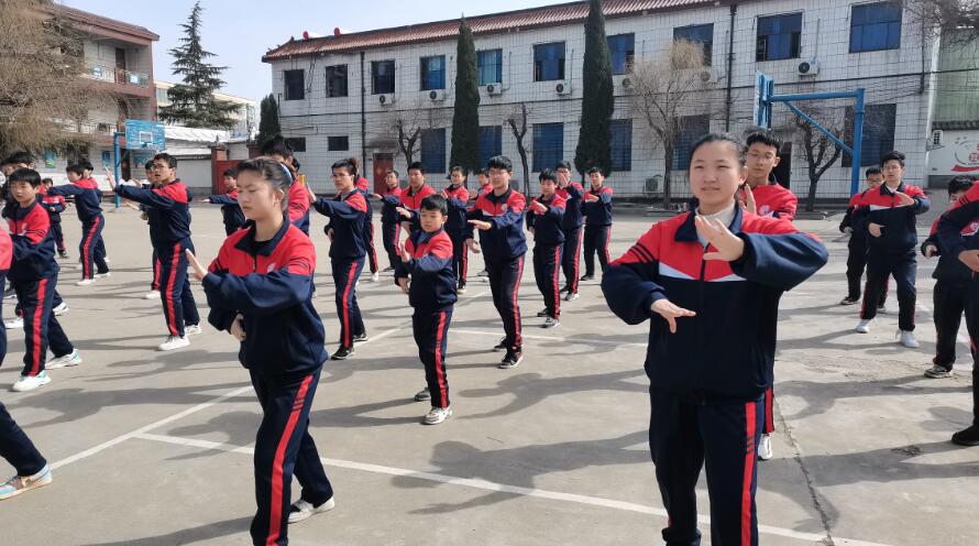 孩子总是被欺负怎么办，能打过去吗，校园欺凌咋解决！_www.hnlfjy.com.cn