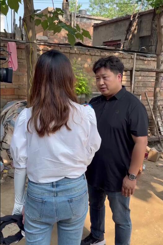 河南电视台《小莉帮忙》联合李锋教育挽救嫌母丑且亲情冷漠、沉迷游戏、大打出手的姐弟俩的蜕变成长历程_www.hnlfjy.com.cn