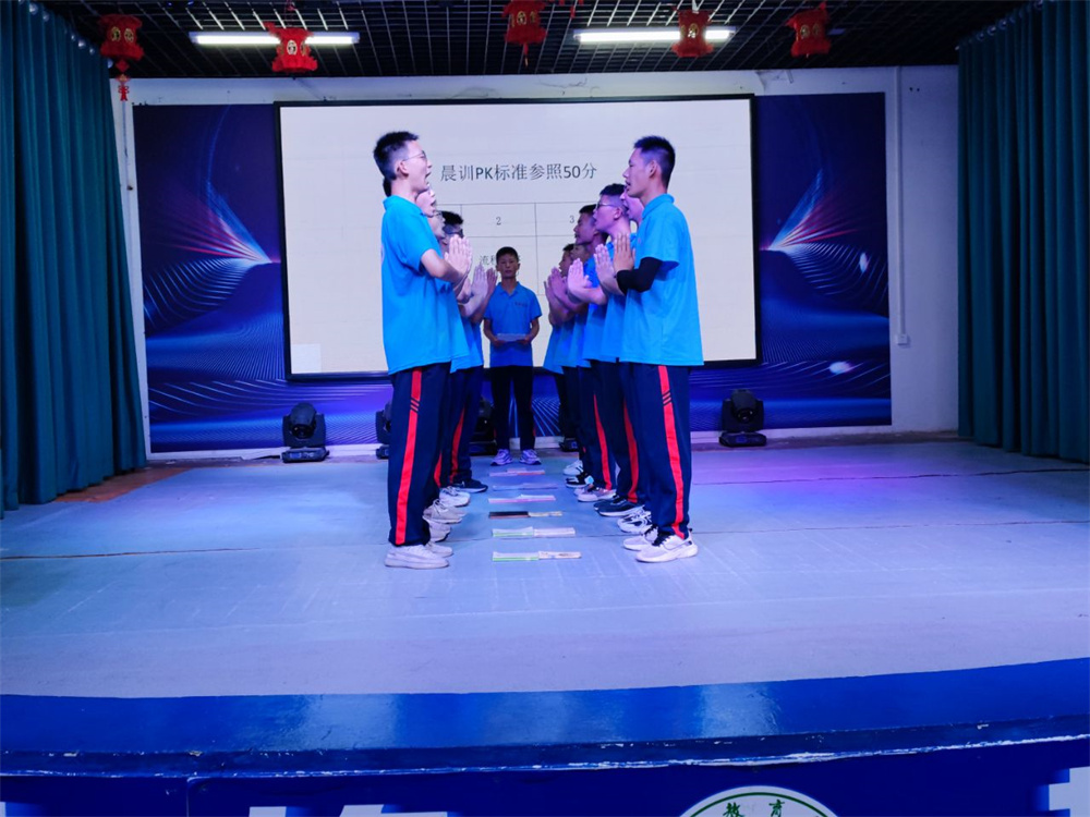 李锋教育突破课程之《鹰王重生》，两天一夜沉浸式学习，让孩子成功蜕变突围！_www.hnlfjy.com.cn