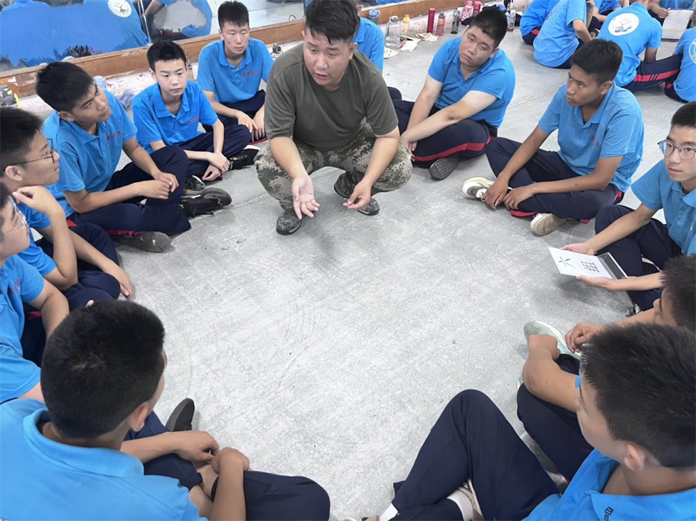 李锋教育突破课程之《鹰王重生》，两天一夜沉浸式学习，让孩子成功蜕变突围！_www.hnlfjy.com.cn