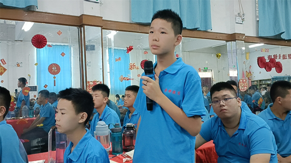 李锋教育突破课程之《鹰王重生》，两天一夜沉浸式学习，让孩子成功蜕变突围！_www.hnlfjy.com.cn