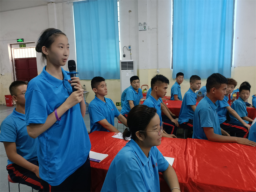 李锋教育突破课程之《鹰王重生》，两天一夜沉浸式学习，让孩子成功蜕变突围！_www.hnlfjy.com.cn