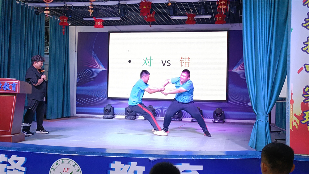 李锋教育突破课程之《鹰王重生》，两天一夜沉浸式学习，让孩子成功蜕变突围！_www.hnlfjy.com.cn