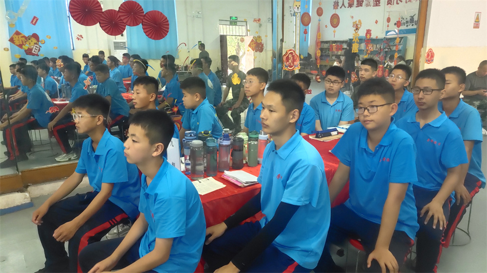 李锋教育突破课程之《鹰王重生》，两天一夜沉浸式学习，让孩子成功蜕变突围！_www.hnlfjy.com.cn