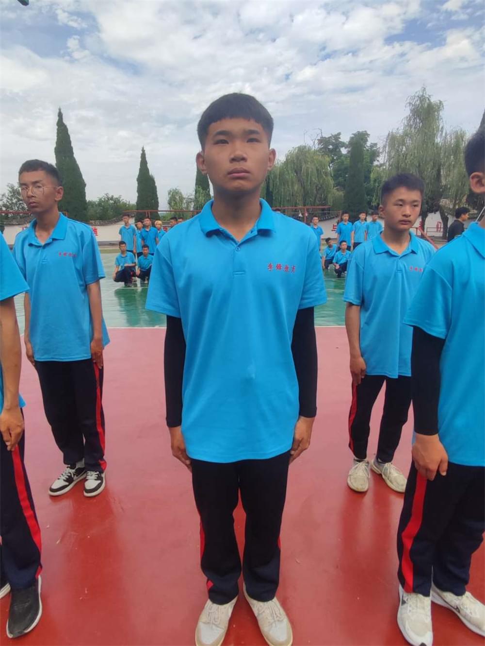 孩子因为老师严厉而害怕，父母应该如何开导！_www.hnlfjy.com.cn