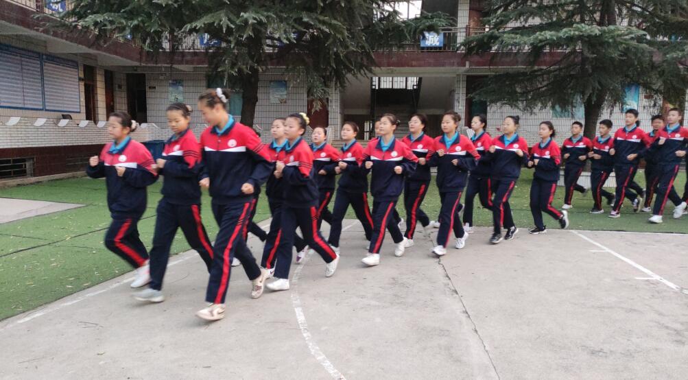 父母为何总喜欢拿别人家的孩子做比较_www.hnlfjy.com.cn
