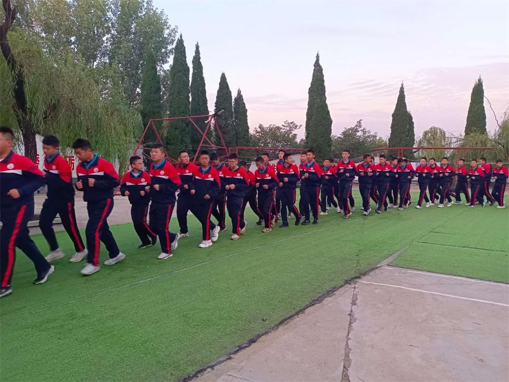 初三孩子考试失利而辍学，沉迷手机、亲子不和，如何让孩子重返校园！_www.hnlfjy.com.cn