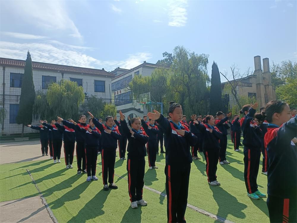 初三孩子考试失利而辍学，沉迷手机、亲子不和，如何让孩子重返校园！_www.hnlfjy.com.cn