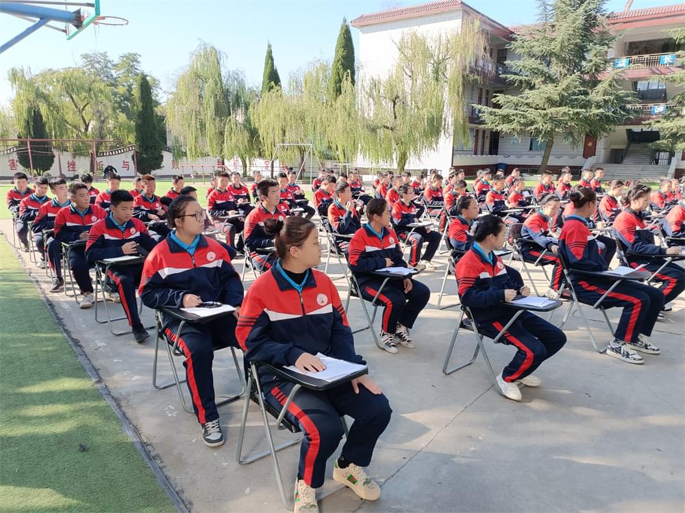 妈妈，第一名，为何不是我······_www.hnlfjy.com.cn