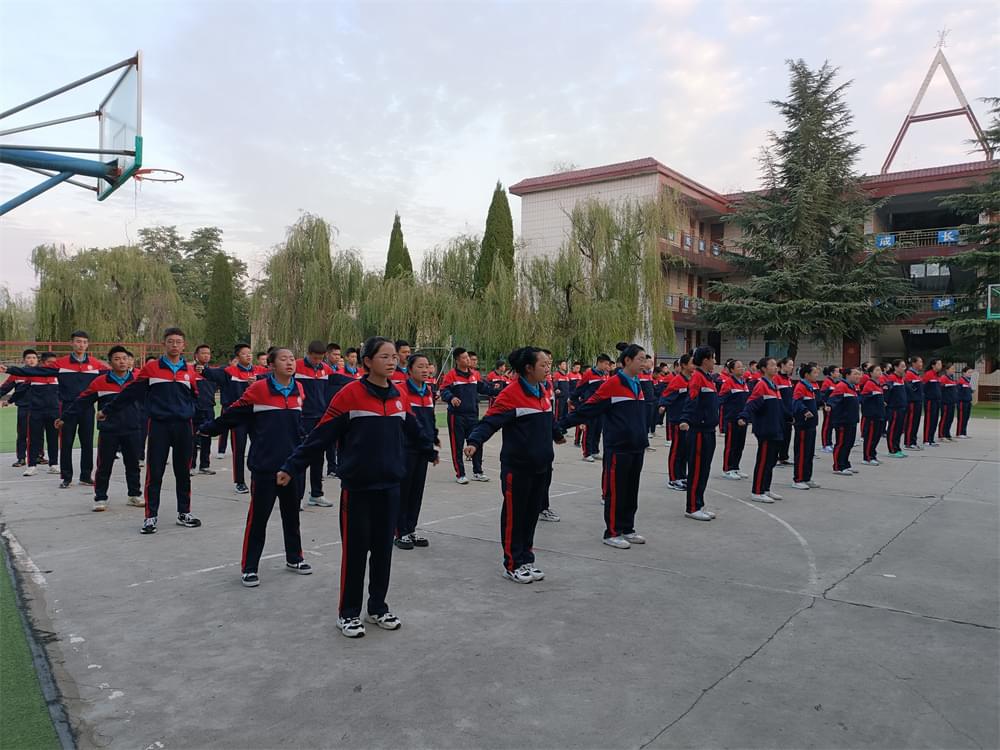 李锋有话说： 疫情之下的网课，考验的不仅是孩子，更是家长！_www.hnlfjy.com.cn