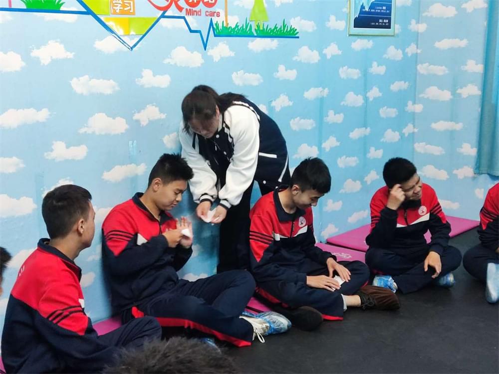 李锋有话说： 疫情之下的网课，考验的不仅是孩子，更是家长！_www.hnlfjy.com.cn