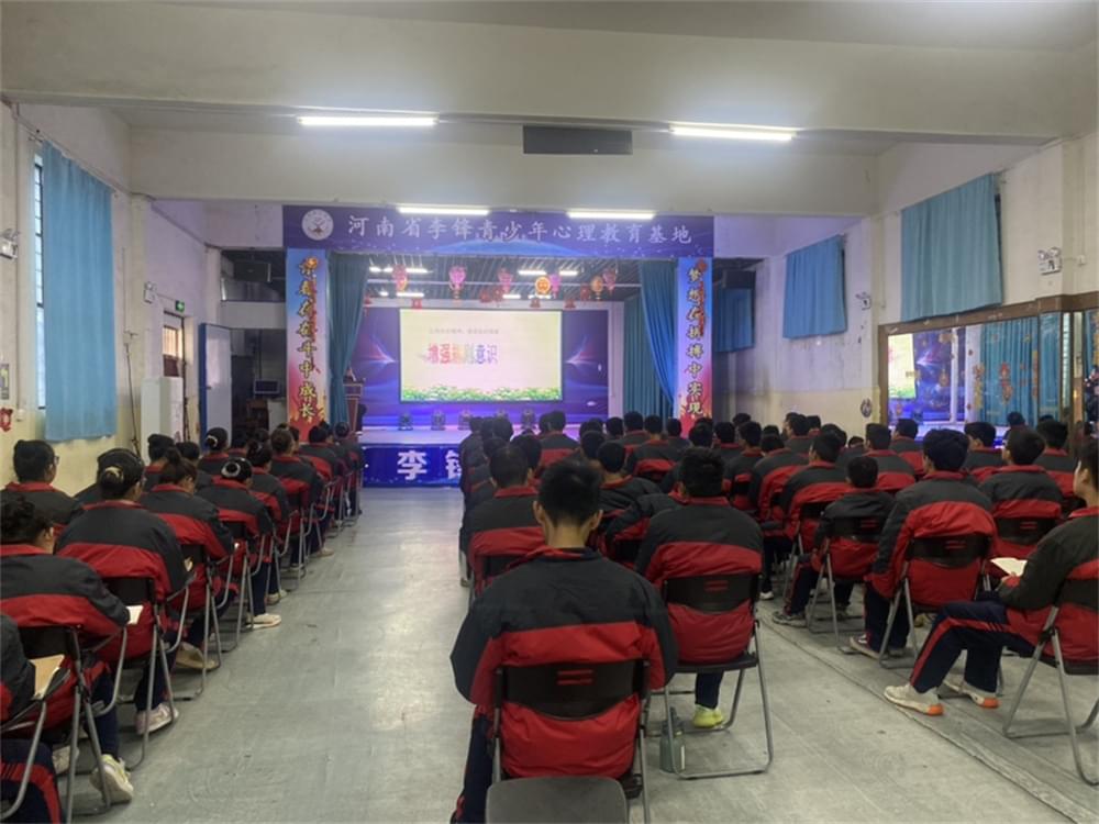 青少年厌学叛逆管教-挽救一个孩子-幸福一个家庭_www.hnlfjy.com.cn