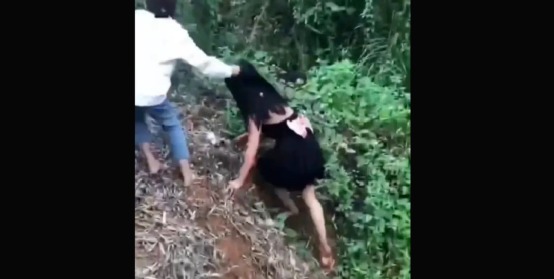  河南女生遭羞辱：4分钟89次，头套垃圾桶，被强迫拍下视频：求你们，饶了我吧……_www.hnlfjy.com.cn
