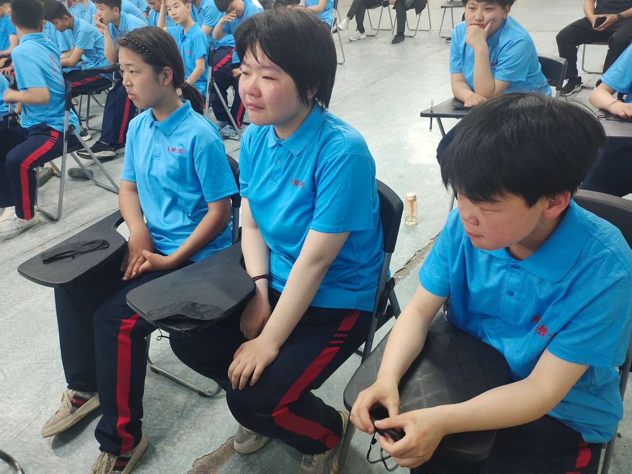 穿越时空遇见30年后的父母——李锋教育2023年母亲节大型感恩活动 穿越时空遇见30年后的父母——李锋教育2023年母亲节大型感恩活动_www.hnlfjy.com.cn