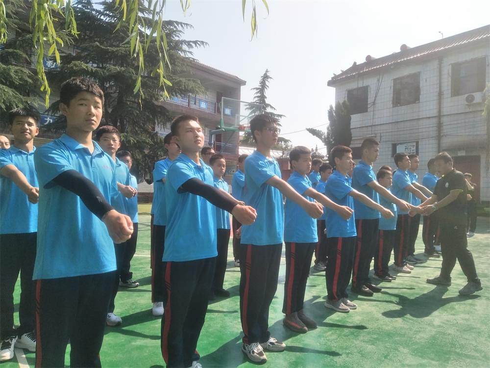 穿越时空遇见30年后的父母——李锋教育2023年母亲节大型感恩活动 穿越时空遇见30年后的父母——李锋教育2023年母亲节大型感恩活动_www.hnlfjy.com.cn