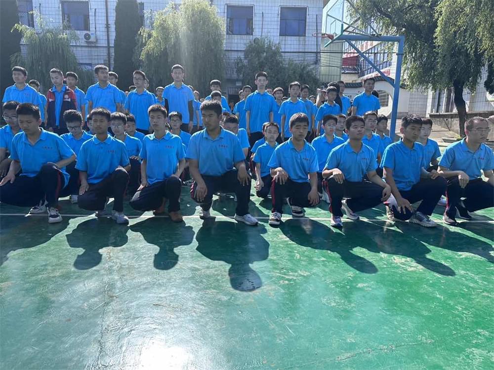  与其抱怨孩子，父母不如多说些鼓励的话，孩子将一天比一天自信优秀！_www.hnlfjy.com.cn