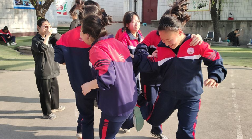 李锋谈心理：别只盯着孩子学习了，忽视孩子身心运动，叛逆只是一瞬间！_www.hnlfjy.com.cn