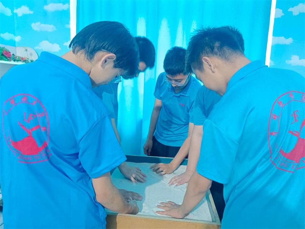 李锋谈心理：别只盯着孩子学习了，忽视孩子身心运动，叛逆只是一瞬间！_www.hnlfjy.com.cn