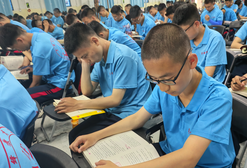  家校共育 | 幸福之家从阅读开始_www.hnlfjy.com.cn