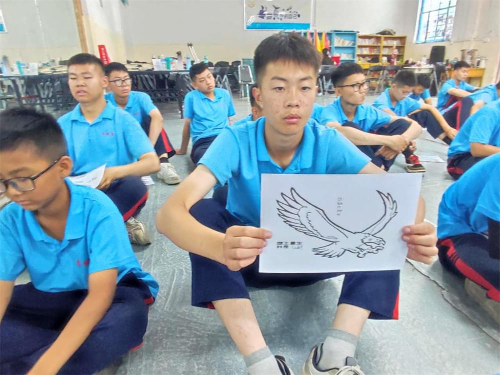 李锋教育突破课程《鹰王重生》:两天两夜助力孩子完美蜕变 让娃远离游戏改陋习 李锋教育突破课程《鹰王重生》:两天两夜助力孩子完美蜕变 让娃远离游戏改陋习_www.hnlfjy.com.cn