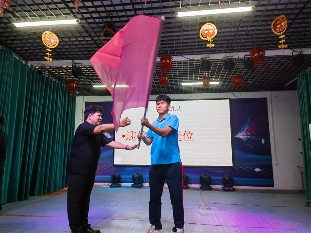 李锋教育突破课程《鹰王重生》:两天两夜助力孩子完美蜕变 让娃远离游戏改陋习 李锋教育突破课程《鹰王重生》:两天两夜助力孩子完美蜕变 让娃远离游戏改陋习_www.hnlfjy.com.cn
