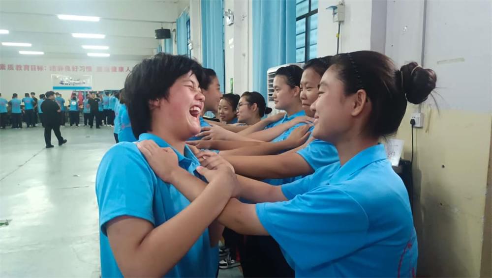 李锋教育突破课程《鹰王重生》：两天两夜助力孩子完美蜕变 让娃远离游戏改陋习_www.hnlfjy.com.cn