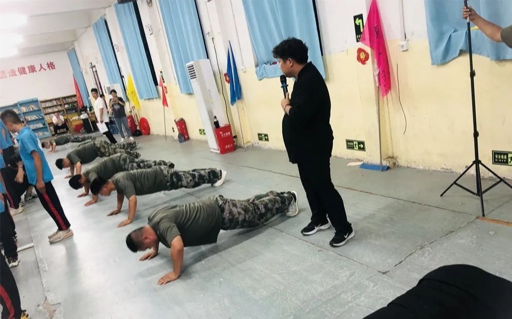 李锋教育突破课程《鹰王重生》：两天两夜助力孩子完美蜕变 让娃远离游戏改陋习_www.hnlfjy.com.cn