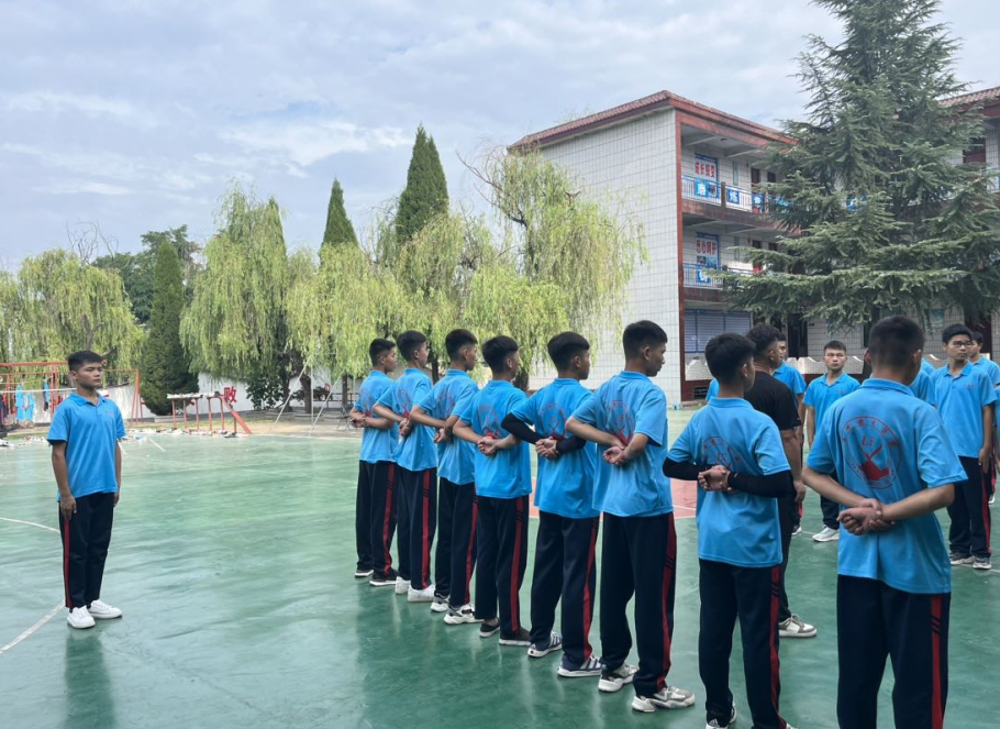  45岁的我还在打拼，15岁的孩子却成了“低欲望”啃老族，拿什么来拯救？_www.hnlfjy.com.cn