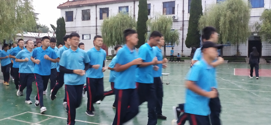 李锋谈教育：养女要“三避”，养儿有“三忌”，父母早知道娃儿早出息！_www.hnlfjy.com.cn