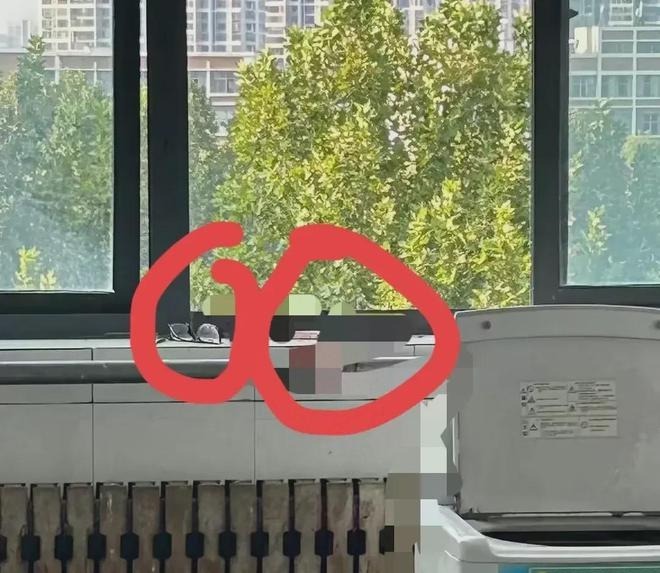 洛阳理工学院命案现：一学生疑杀三人后自杀，警方回应：杀人动机成谜！_www.hnlfjy.com.cn