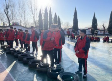 南京叛逆青少年特训学校李锋学校：专业、安全、有效的教育模式