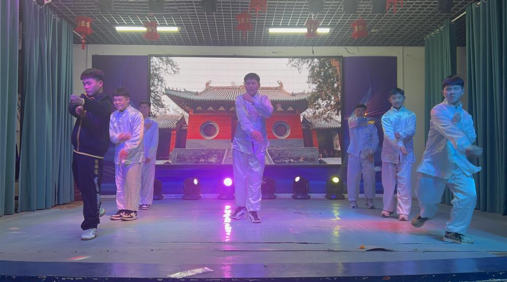 张家港市青少年叛逆问题揭秘：军事化管教学校如何打开孩子心门？_www.hnlfjy.com.cn
