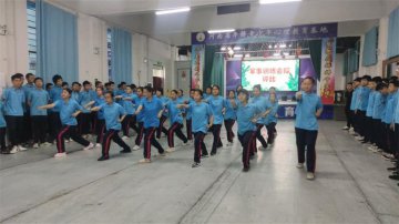 逆境中成长：吴江市军事化学校的新教育风暴