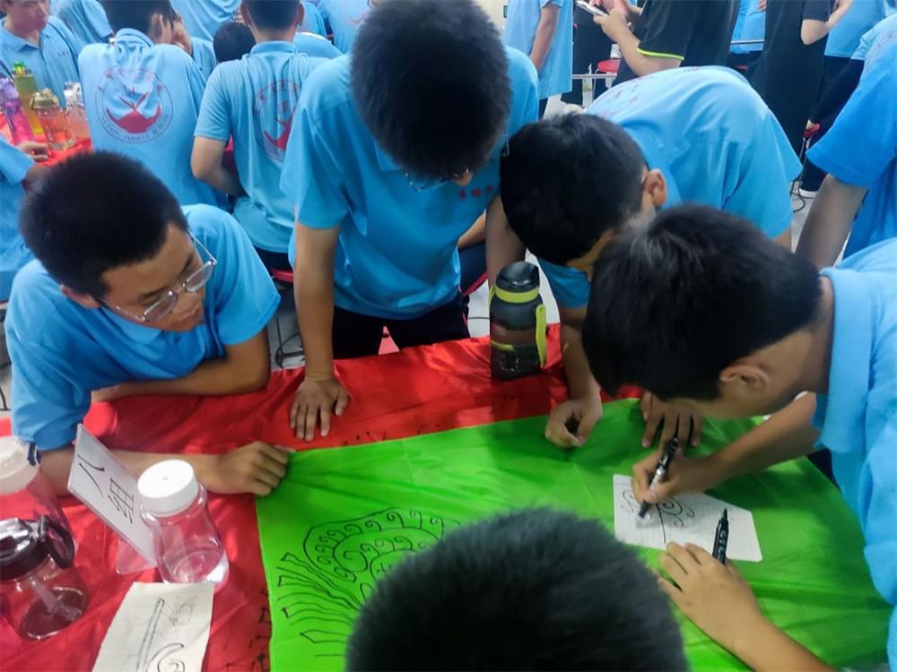 军训的五大好处：如何帮助叛逆青少年重塑自我_www.hnlfjy.com.cn