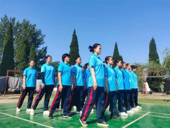 军训之光：照亮日照市叛逆青少年的成长之路