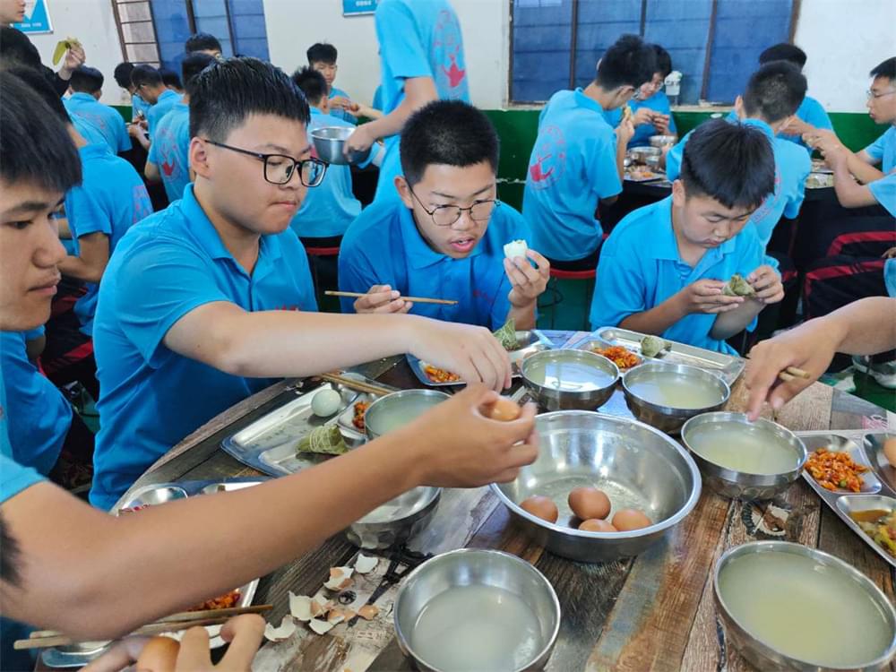 端午佳节，李锋教育小伙伴们的欢乐时光！_www.hnlfjy.com.cn