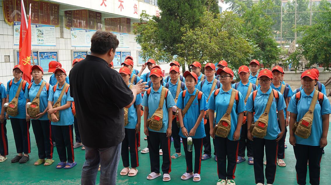 会宁山村夏令营磨炼之旅：重温红色记忆，体验绿色成长_www.hnlfjy.com.cn