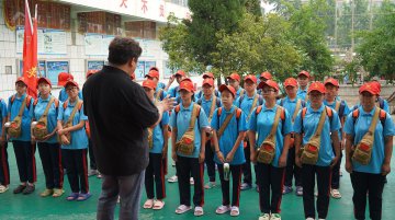 会宁山村夏令营磨炼之旅：重温红色记忆，体验绿色成长