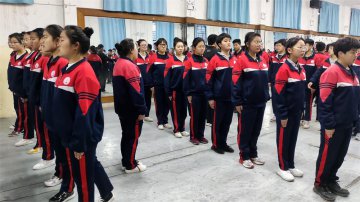 全国领跑！李锋教育：叛逆期孩子的蜕变殿堂，爱与智慧并重