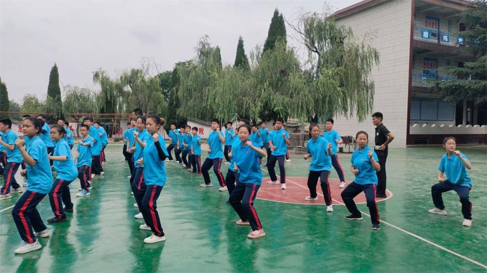 【智慧育儿经】助力休学孩子重返校园，聪明家长这样做！_www.hnlfjy.com.cn