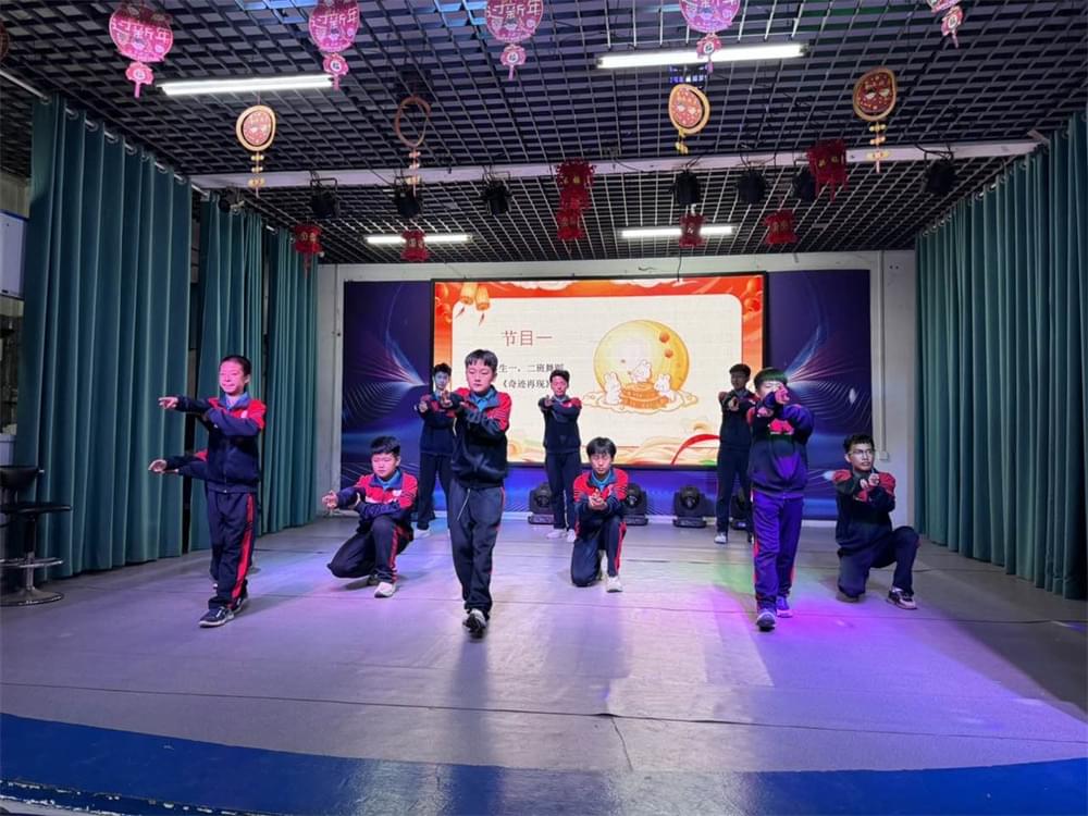 科技双刃剑：手机游戏成瘾，我们的爱与痛_www.hnlfjy.com.cn