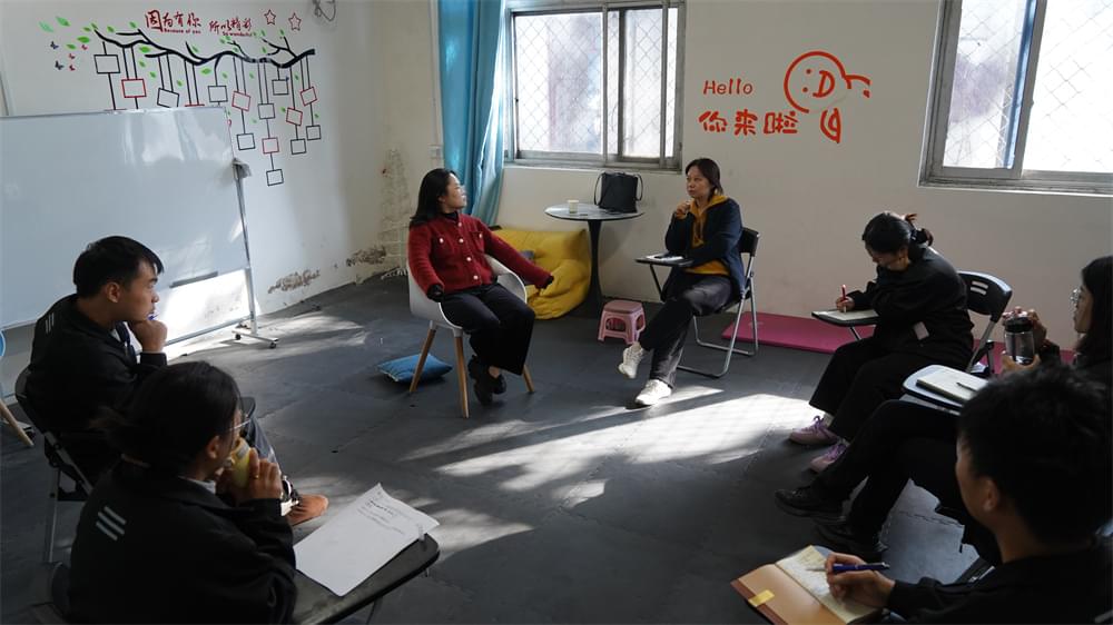 李锋教育心理老师再启智慧之旅：侯老师引领心理咨询基本功研讨会_www.hnlfjy.com.cn