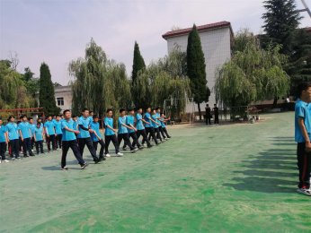 海南13岁女孩遭残酷霸凌，全网震怒：流言一日传遍小镇，何时能止暴力之殇？