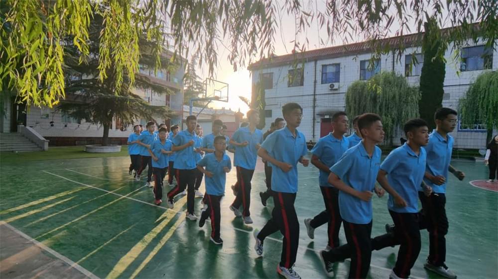 孩子成长的“指南针”：必立规矩大揭秘_www.hnlfjy.com.cn