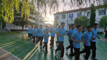孩子成长的“指南针”：必立规矩大揭秘