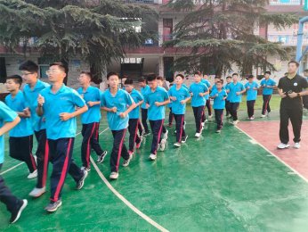 青春期叛逆真相揭秘：超70%家庭教育方式存偏差！